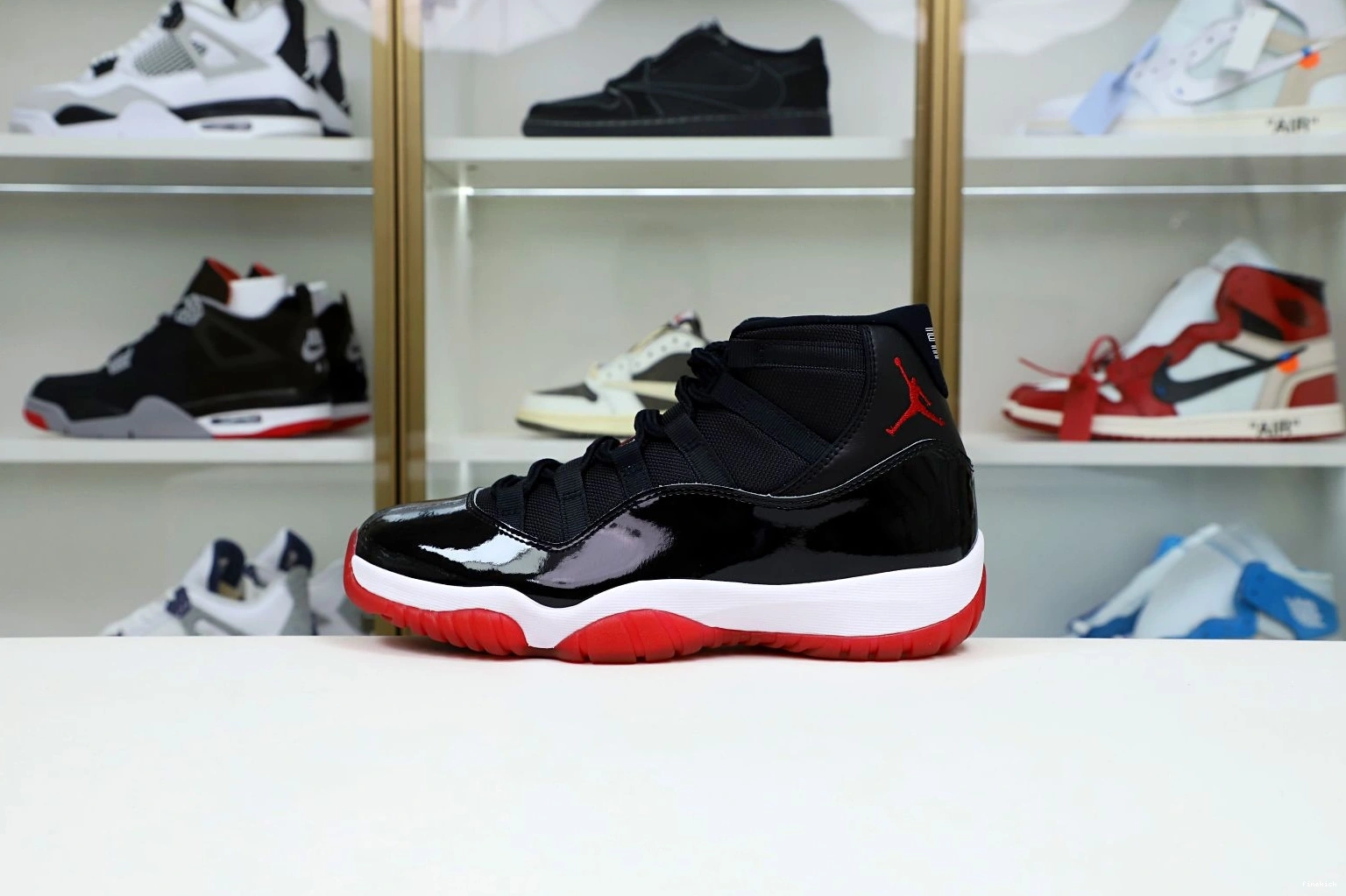 RETRO AIR 2019 11 'BRED' JORDAN 0109